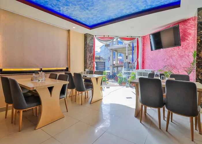 Oyo 676 Maalaxmi Hotel